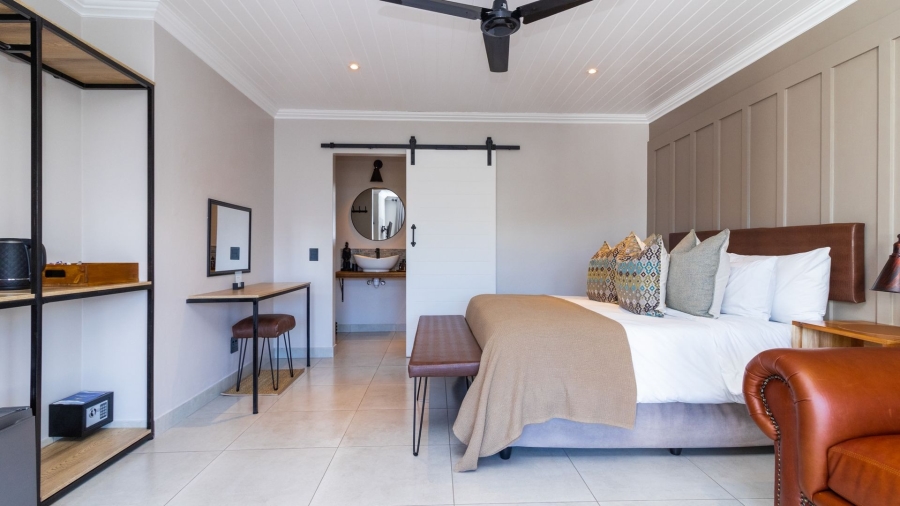9 Bedroom Property for Sale in Westcliff Western Cape